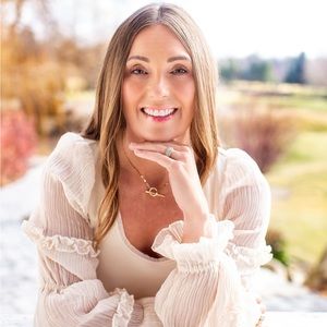 Meet your Posher, Hailey